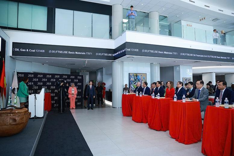 Thủ tướng thăm, làm việc tại thị trường chứng khoán lớn nhất châu Phi- Ảnh 5.