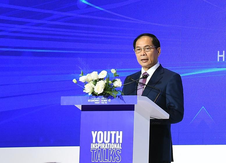 Cơ cấu 'dân số vàng' không thể chuyển hoá thành 'năng lực vàng' nếu thế hệ trẻ không vươn lên- Ảnh 2. Cơ cấu 'dân số vàng' không thể chuyển hoá thành 'năng lực vàng' nếu thế hệ trẻ không vươn lên- Ảnh 2.