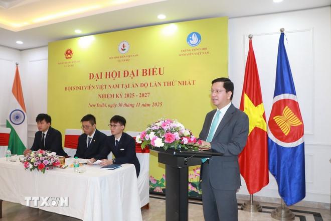 Đại sứ Đặc mệnh toàn quyền Việt Nam tại Ấn Độ kiêm nhiệm Nepal và Bhutan Nguyễn Thanh Hải chúc mừng Đại hội. (Ảnh: Ngọc Thúy/TTXVN) ttxvn-ra-mat-hoi-sinh-vien-viet-nam-tai-an-do-dau-an-ket-noi-tri-thuc-tre2.jpg