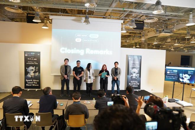 Các đội chơi tham gia tranh tài tại vòng chung kết. (Ảnh: Phạm Tuân/TTXVN) ttxvn-viet-nam-nhat-ban-san-choi-ai-2.jpg