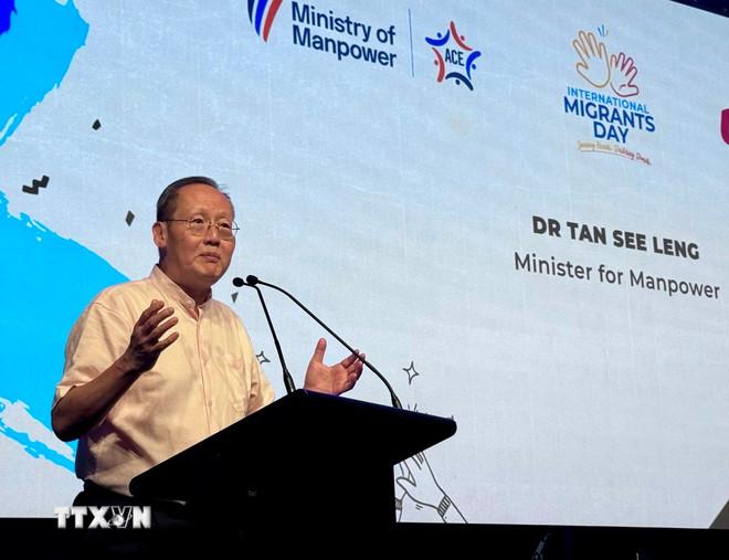 Bộ trưởng Bộ Nhân lực Singapore Tan See Leng phát biểu tại sự kiện. (Ảnh: Đỗ Vân/TTXVN) ttxvn-viet-nam-tai-singapore-1.jpg