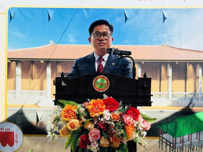 Tổng lãnh sự Đinh Hoàng Linh phát biểu tại Lễ khánh thành nhà sàn Bác Hồ. (Ảnh: PV/Vietnam+) z7328983958758-2b0e55bcd5dde3204be6974cc372b8c7.jpg