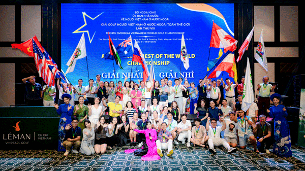 Các đại biểu chụp ảnh lưu niệm tại Lễ Bế mạc