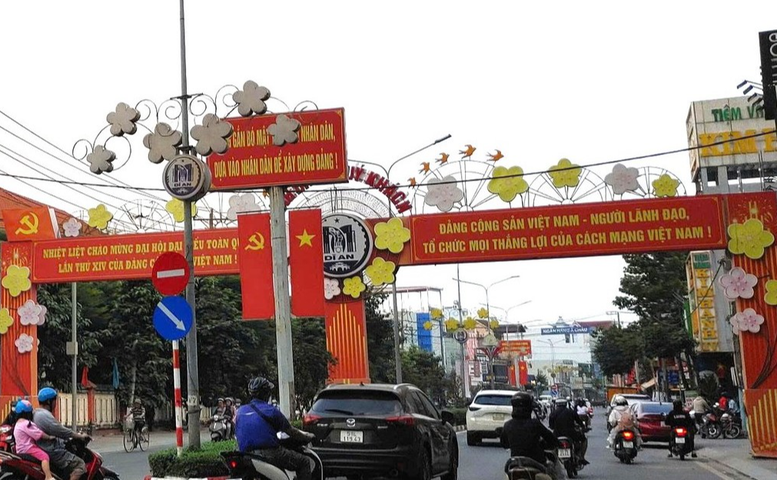 Rực rỡ cờ, hoa chào mừng Đại hội XIV của Đảng- Ảnh 9.