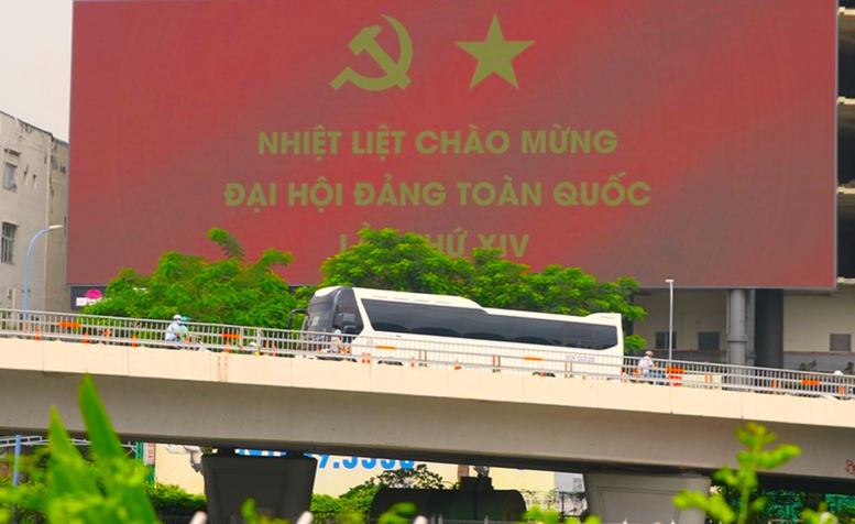 Rực rỡ cờ, hoa chào mừng Đại hội XIV của Đảng- Ảnh 7.