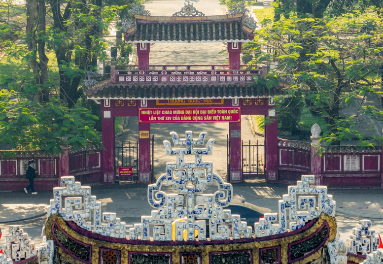 Rực rỡ cờ, hoa chào mừng Đại hội XIV của Đảng- Ảnh 15.