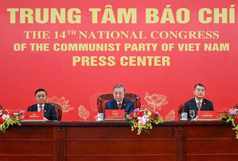 Tổng Bí thư Tô Lâm chủ trì Họp báo quốc tế thông báo kết quả Đại hội XIV của Đảng. (Ảnh: ĐĂNG KHOA) image-11.jpg