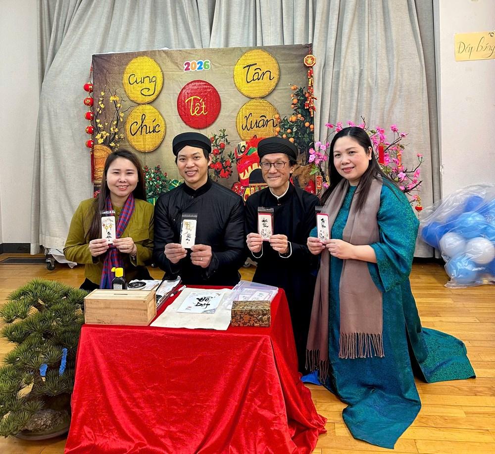 Hội chợ Xuân lan toả tiếng Việt và văn hoá Việt nơi xa xứ - ảnh 2