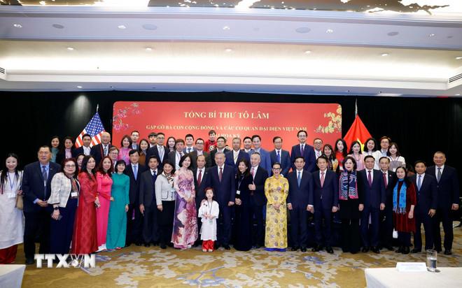 ttxvn-tong-bi-thu-to-lam-gap-go-ba-con-cong-dong-va-cac-co-quan-dai-dien-viet-nam-tai-hoa-ky-3.jpg