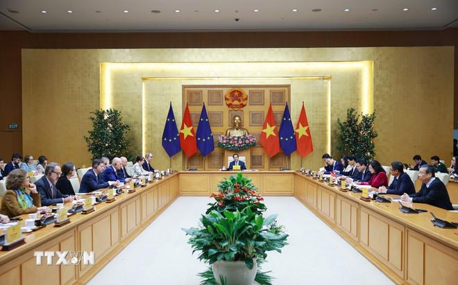 ttxvn-thu-tuong-tiep-phai-doan-lien-minh-chau-au-va-dai-su-cac-nuoc-thanh-vien-eu-tai-viet-nam-05-3.jpg