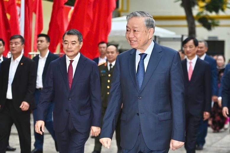 Tổng Bí thư Tô Lâm bỏ phiếu bầu cử đại biểu Quốc hội, HĐND các cấp tại phường Ba Đình, Hà Nội- Ảnh 2.