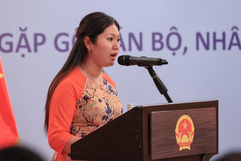 Thủ tướng Phạm Minh Chính gặp gỡ cán bộ, nhân viên Đại sứ quán và cộng đồng người Việt Nam tại Liên bang Nga- Ảnh 8. Thủ tướng Phạm Minh Chính gặp gỡ cán bộ, nhân viên Đại sứ quán và cộng đồng người Việt Nam tại Liên bang Nga- Ảnh 8.