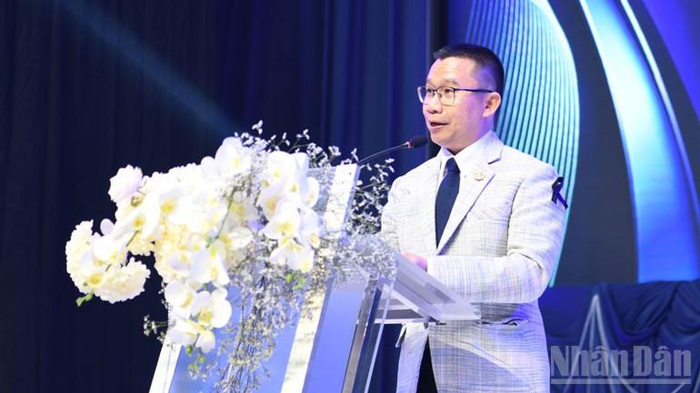 Phó Tỉnh trưởng tỉnh Udon Thani khẳng định sẵn sàng hỗ trợ hoạt động của Tổng hội. (Ảnh: MINH THẮNG) ndo_br_anh-2.jpg