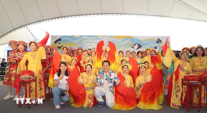 ttxvn-van-hoa-viet-nam-gay-an-tuong-manh-tai-carnival-quoc-te-macau-trung-quoc-3003-2.jpg
