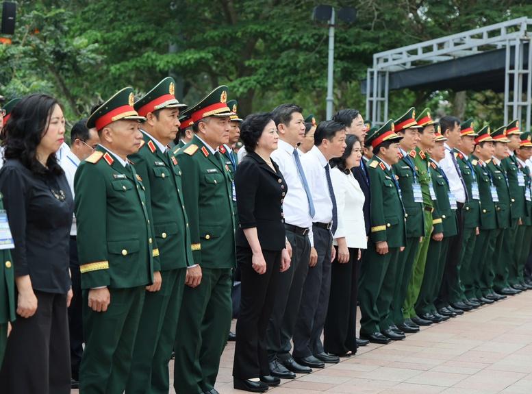 Phó Thủ tướng Phạm Thị Thanh Trà phát động Chiến dịch 500 ngày đêm tìm kiếm, quy tập và xác định danh tính hài cốt liệt sĩ- Ảnh 6.