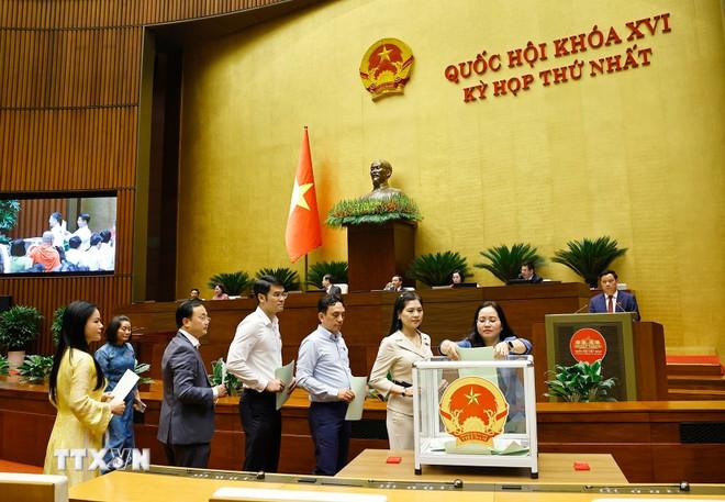 ttxvn-ky-hop-thu-nhat-quoc-hoi-khoa-xvi-quoc-hoi-tiep-tuc-cong-tac-nhan-su-kien-toan-bo-may-lanh-dao-8684436.jpg
