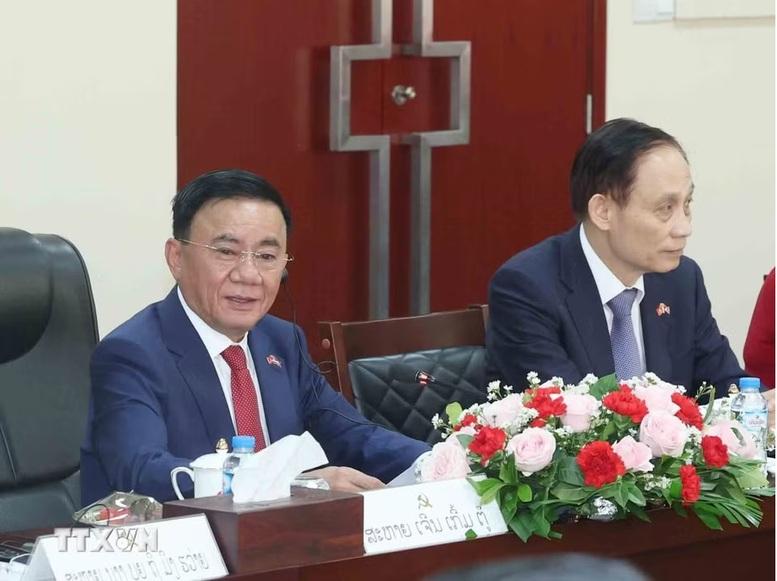 Thường trực Ban Bí thư Trần Cẩm Tú hội đàm với Thường trực Ban Bí thư Trung ương Đảng Nhân dân Cách mạng Lào- Ảnh 2. Thường trực Ban Bí thư Trần Cẩm Tú hội đàm với Thường trực Ban Bí thư Trung ương Đảng Nhân dân Cách mạng Lào- Ảnh 2.