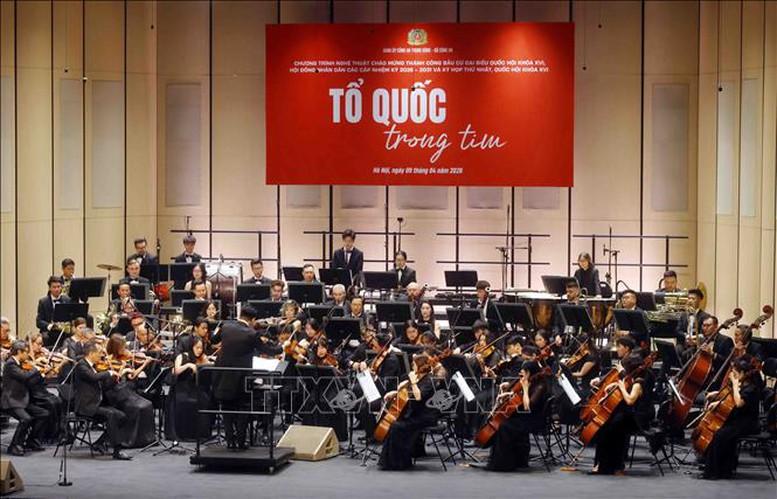 Tổng Bí thư, Chủ tịch nước Tô Lâm dự Chương trình nghệ thuật 'Tổ quốc trong tim'- Ảnh 5.