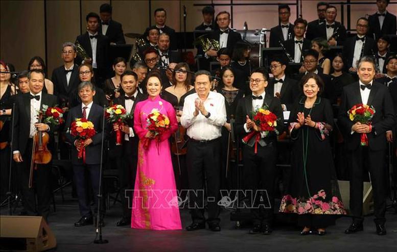 Tổng Bí thư, Chủ tịch nước Tô Lâm dự Chương trình nghệ thuật 'Tổ quốc trong tim'- Ảnh 4.