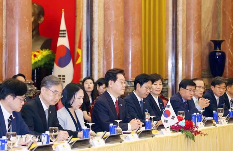 Tổng Bí thư, Chủ tịch nước Tô Lâm hội đàm với Tổng thống Hàn Quốc Lee Jae Myung- Ảnh 3.
