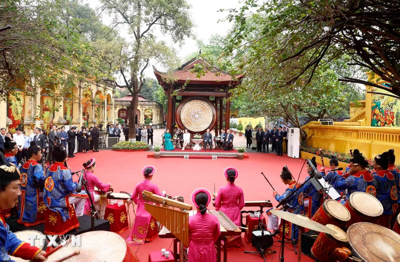 Chương trình hữu nghị đặc biệt chào mừng chuyến thăm của Tổng thống Hàn Quốc và Phu nhân- Ảnh 3.