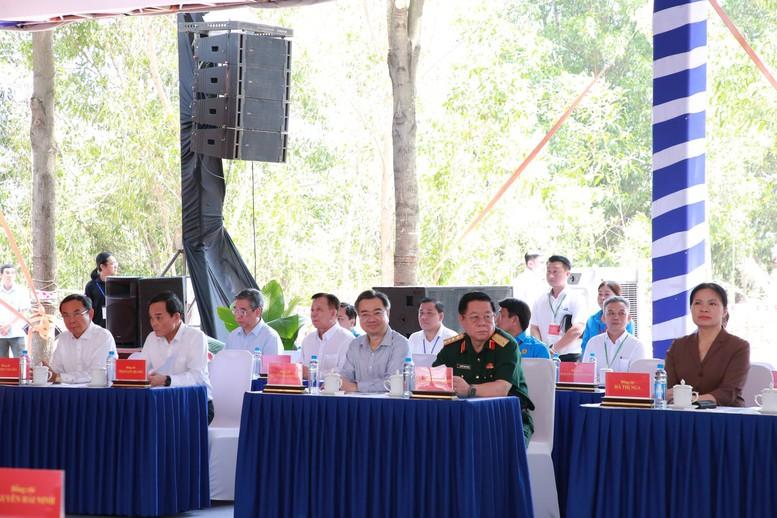 Tổng Bí thư, Chủ tịch nước Tô Lâm thăm, gặp gỡ, động viên công nhân, người lao động ở TPHCM- Ảnh 5.