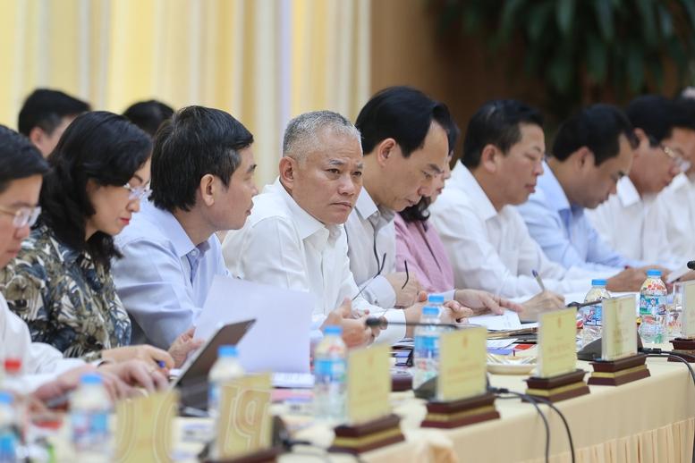 Thủ tướng Lê Minh Hưng: Cần Thơ cần đổi mới mạnh mẽ tư duy, quyết tâm, nỗ lực cao hơn rất nhiều để bứt phá- Ảnh 8. Thủ tướng Lê Minh Hưng: Cần Thơ cần đổi mới mạnh mẽ tư duy, quyết tâm, nỗ lực cao hơn rất nhiều để bứt phá- Ảnh 8.