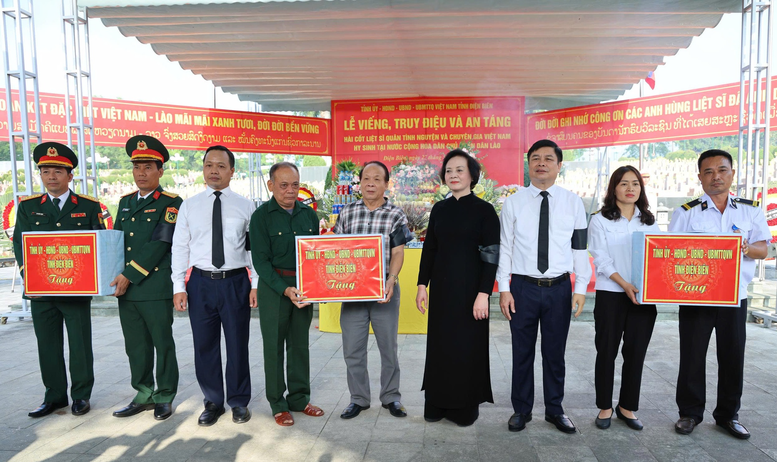 'Chiến dịch 500 ngày đêm' tiếp tục hành trình đưa các liệt sĩ trở về với đất mẹ- Ảnh 7. 'Chiến dịch 500 ngày đêm' tiếp tục hành trình đưa các liệt sĩ trở về với đất mẹ- Ảnh 7.