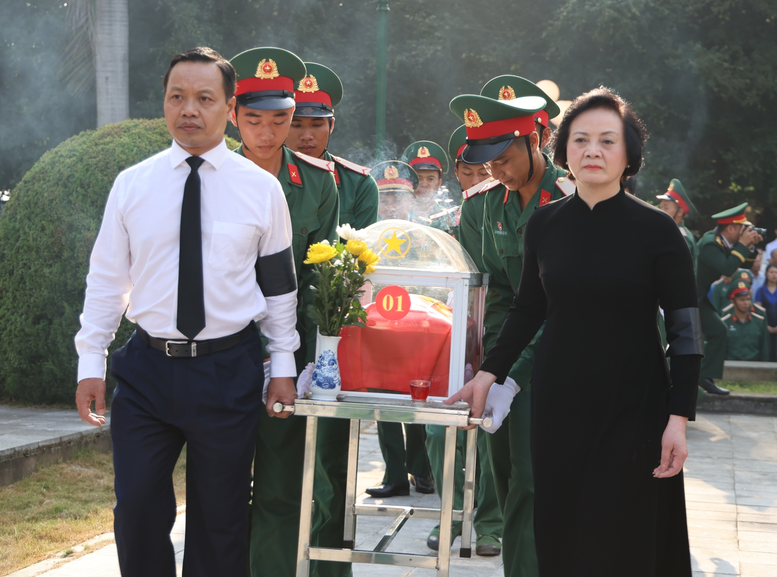 'Chiến dịch 500 ngày đêm' tiếp tục hành trình đưa các liệt sĩ trở về với đất mẹ- Ảnh 5. 'Chiến dịch 500 ngày đêm' tiếp tục hành trình đưa các liệt sĩ trở về với đất mẹ- Ảnh 5.