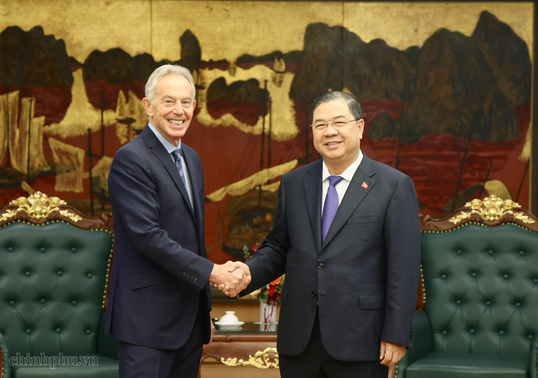 Phó Thủ tướng Thường trực Phạm Gia Túc tiếp cựu Thủ tướng Vương quốc Anh Tony Blair- Ảnh 1.