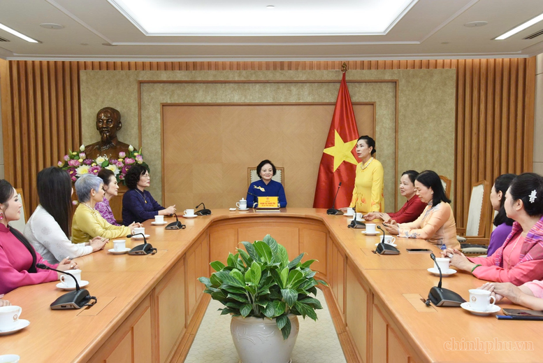 Nỗ lực đưa áo dài Việt Nam trở thành di sản văn hóa được UNESCO ghi danh- Ảnh 2.
