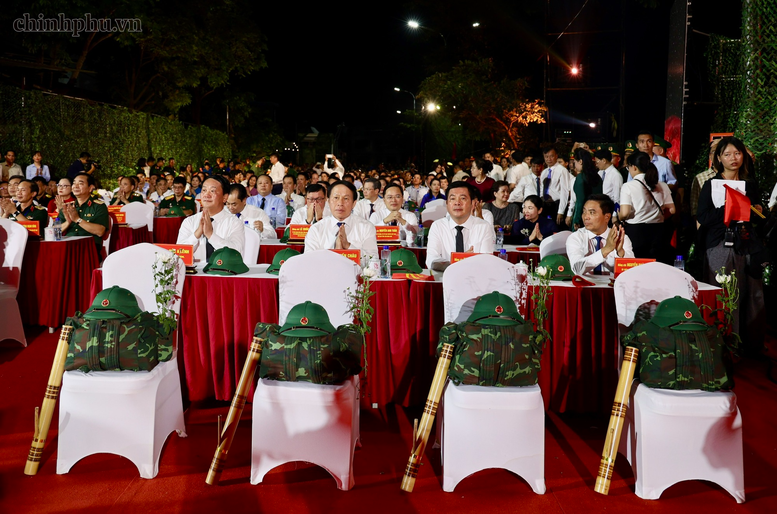 Tổng Bí thư, Chủ tịch nước Tô Lâm dự Cầu truyền hình ‘Sao sáng dẫn đường’- Ảnh 7.