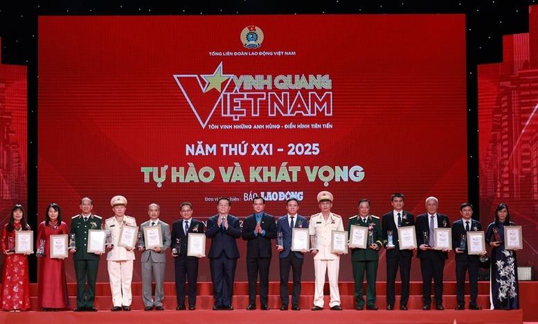 Vinh quang Việt Nam 2026: Tôn vinh tinh thần kiến tạo và cống hiến- Ảnh 1.