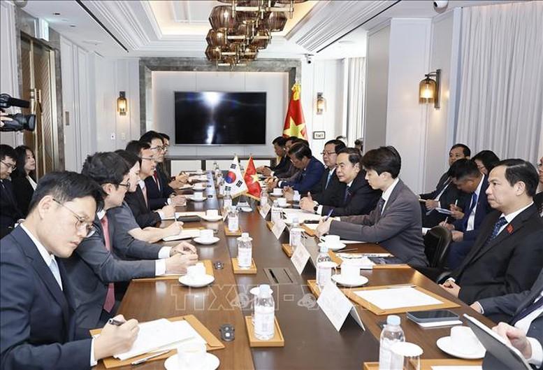 Chủ tịch Quốc hội Trần Thanh Mẫn tiếp lãnh đạo một số tập đoàn lớn của Hàn Quốc- Ảnh 2.