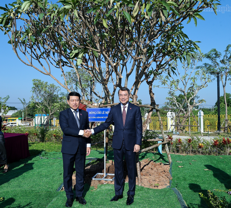Hai Thủ tướng Việt Nam, Lào dâng hoa tưởng niệm Chủ tịch Hồ Chí Minh, Chủ tịch Kaysone Phomvihane, Chủ tịch Souphanouvong- Ảnh 5.