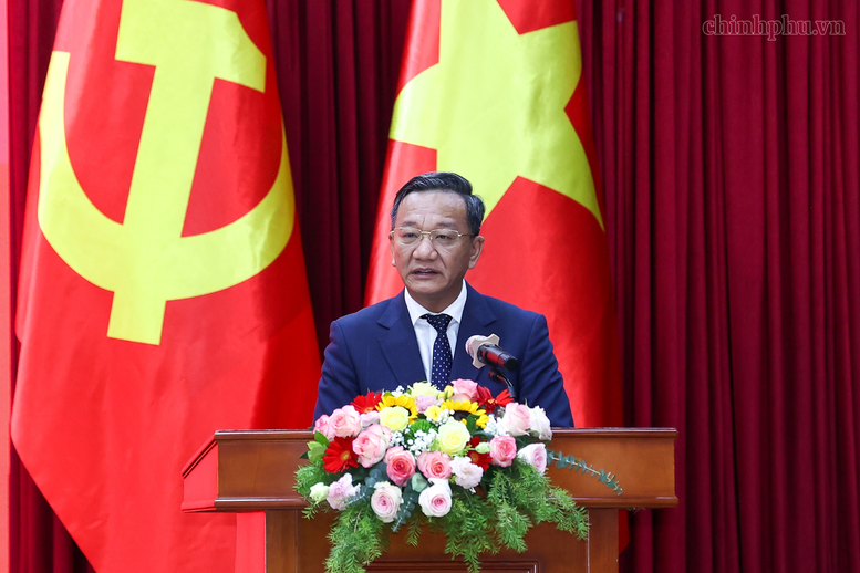 Thủ tướng: Quan hệ đặc biệt Việt Nam - Lào 'được nuôi dưỡng từ nhân dân'- Ảnh 2.