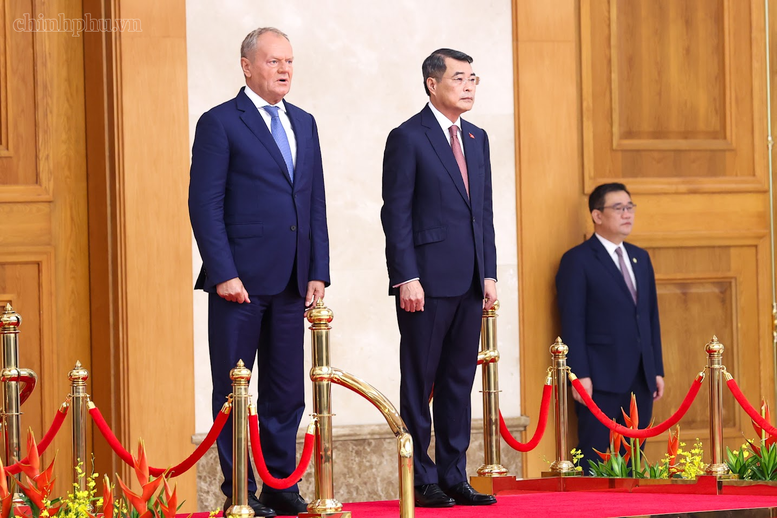 Thủ tướng Lê Minh Hưng chủ trì lễ đón chính thức Thủ tướng Ba Lan- Ảnh 2.